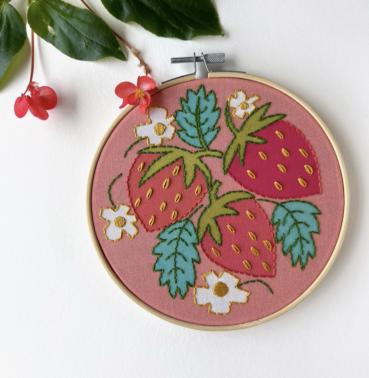 DIY - Embroidery - Strawberries