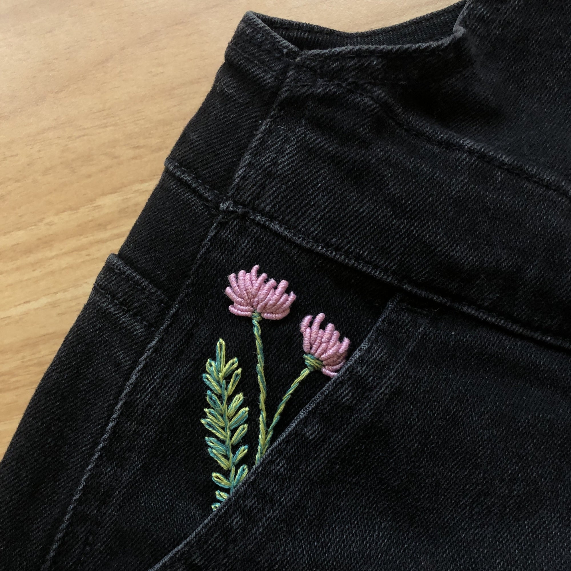 EMBROIDERY CLASS: Flower Pockets